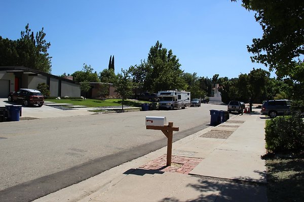 174.Neighborhood.EICHLER.Lisette.GranadaHills