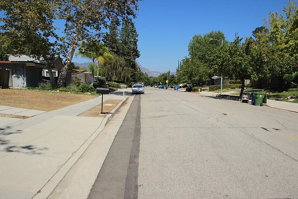 132.Neighborhood.EICHLER.Lisette.GranadaHills