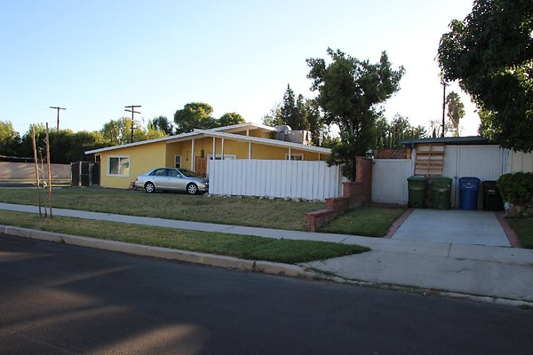 26.19592.Ingomar.St.Reseda 26.19592.Ingomar.St.Reseda