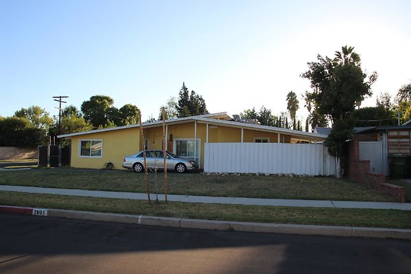 19.19592.Ingomar.St.Reseda 19.19592.Ingomar.St.Reseda