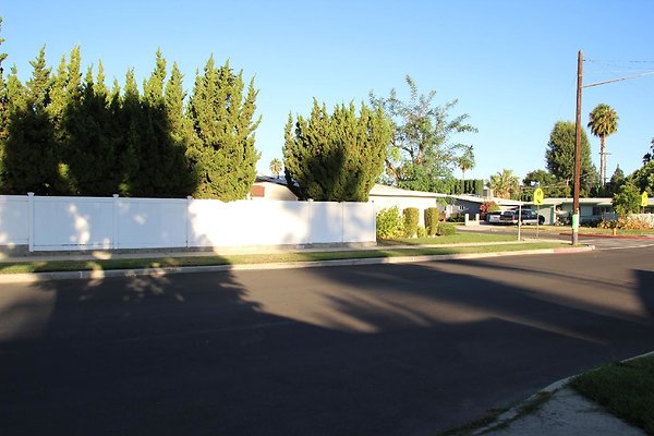 31.19592.Ingomar.St.Reseda 31.19592.Ingomar.St.Reseda