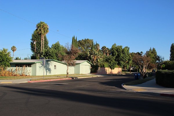 46.19592.Ingomar.St.Reseda 46.19592.Ingomar.St.Reseda