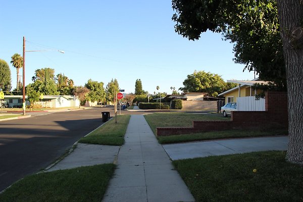 41.19592.Ingomar.St.Reseda 41.19592.Ingomar.St.Reseda