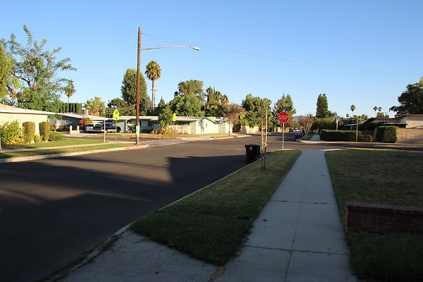 32.19592.Ingomar.St.Reseda 32.19592.Ingomar.St.Reseda