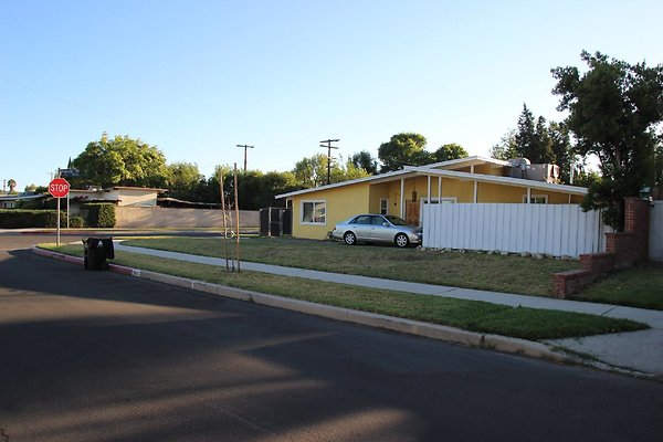 25.19592.Ingomar.St.Reseda 25.19592.Ingomar.St.Reseda