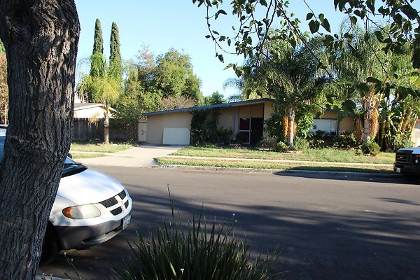 41.19409.Lull.St.Reseda