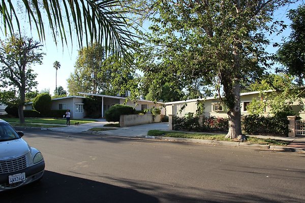 24.19409.Lull.St.Reseda