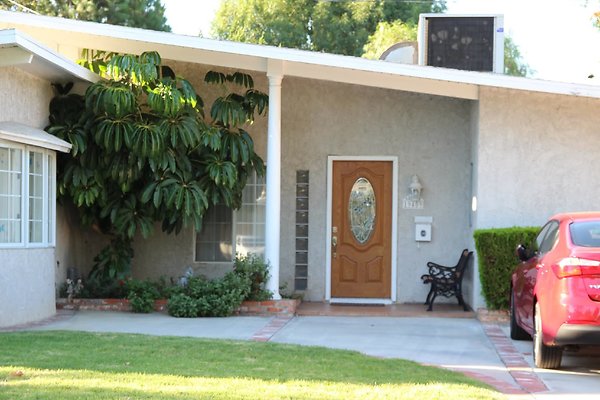 02.19409.Lull.St.Reseda