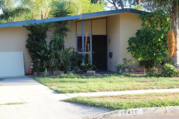 31.19409.Lull.St.Reseda