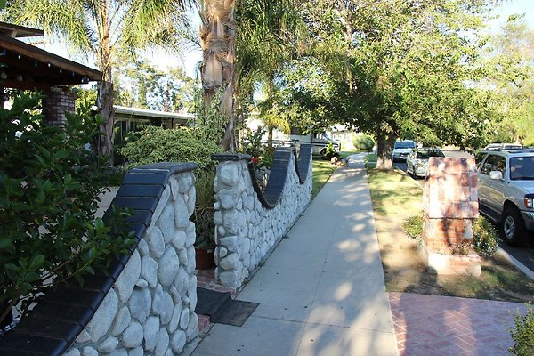 39.19409.Lull.St.Reseda