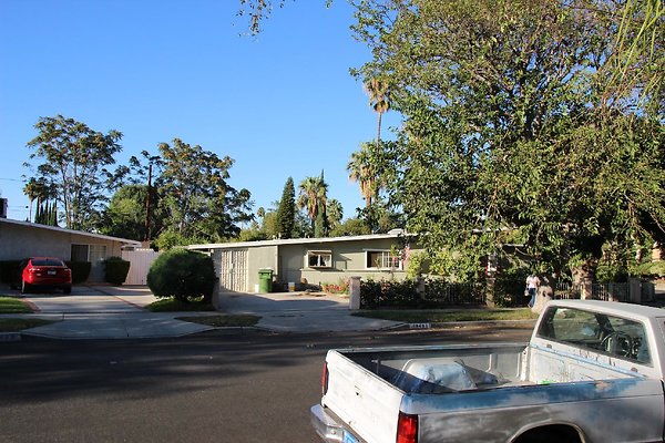 26.19409.Lull.St.Reseda