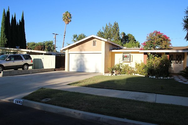 32.7612.Bothwell.Rd.Reseda 32.7612.Bothwell.Rd.Reseda