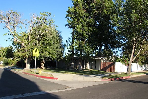 15.7612.Bothwell.Rd.Reseda 15.7612.Bothwell.Rd.Reseda