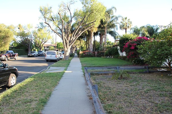 51.7612.Bothwell.Rd.Reseda 51.7612.Bothwell.Rd.Reseda