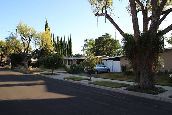 37.7612.Bothwell.Rd.Reseda 37.7612.Bothwell.Rd.Reseda