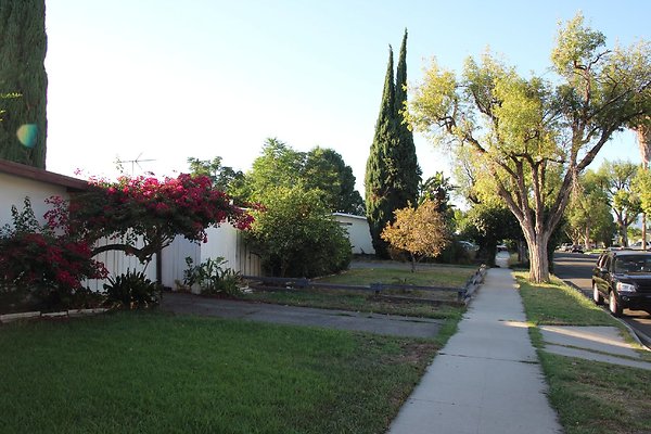 57.7612.Bothwell.Rd.Reseda 57.7612.Bothwell.Rd.Reseda