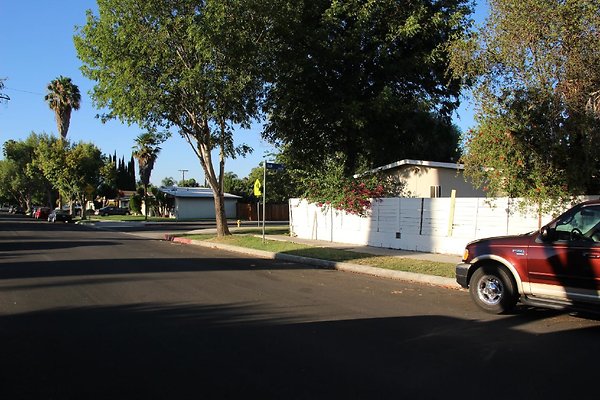 61.7612.Bothwell.Rd.Reseda
