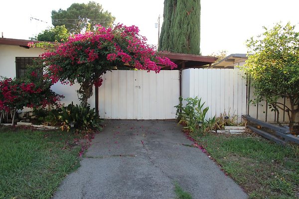 54.7612.Bothwell.Rd.Reseda 54.7612.Bothwell.Rd.Reseda