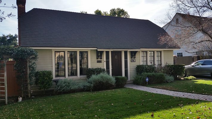 404 Rosewood.Ontario House