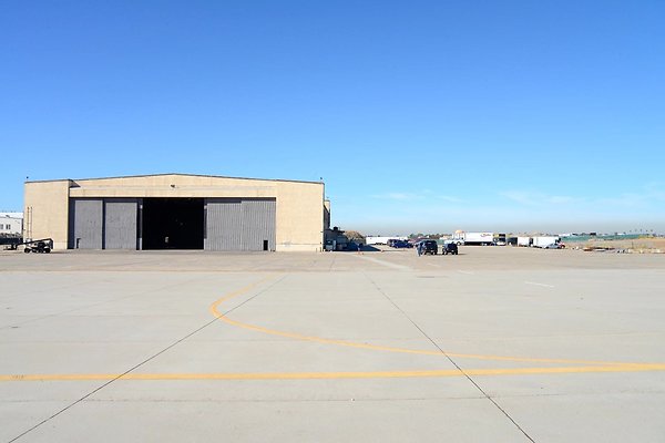 DSC 9957.WEST