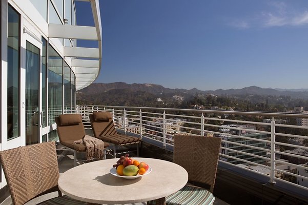 Hollywoodland Suite - balcony Lo Res