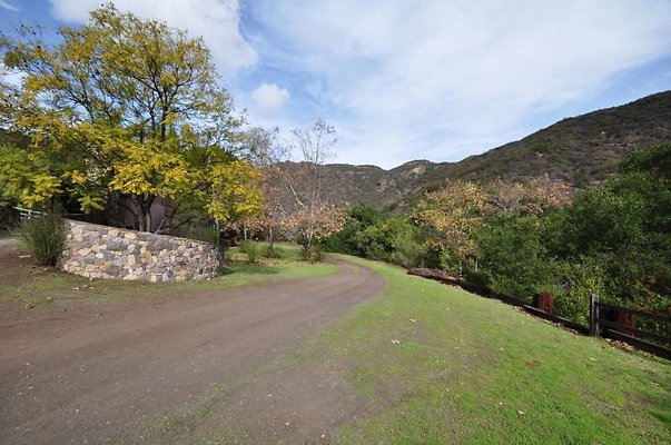 8956 road8