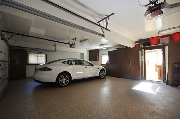 9838 garage2