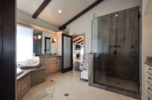 9838 bath2