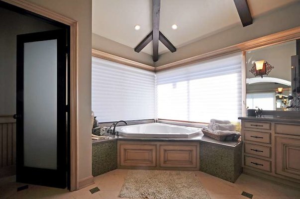9838 bath3