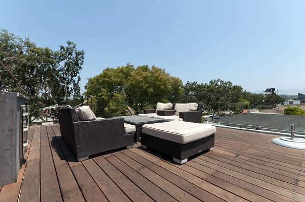 10114 balcony5