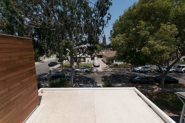10114 balcony3