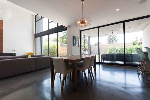 10114 dining4