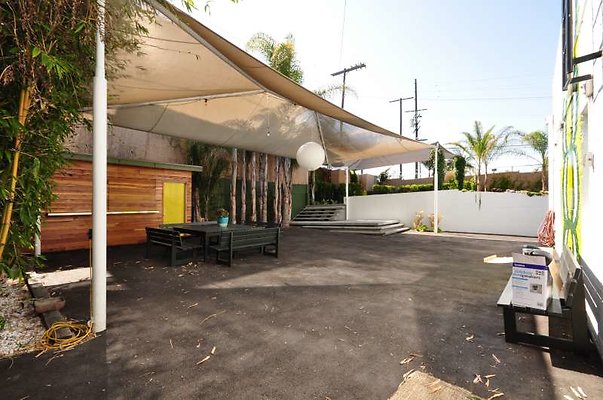 8760 patio2