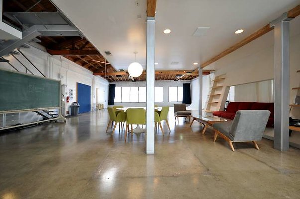 8760 studio11