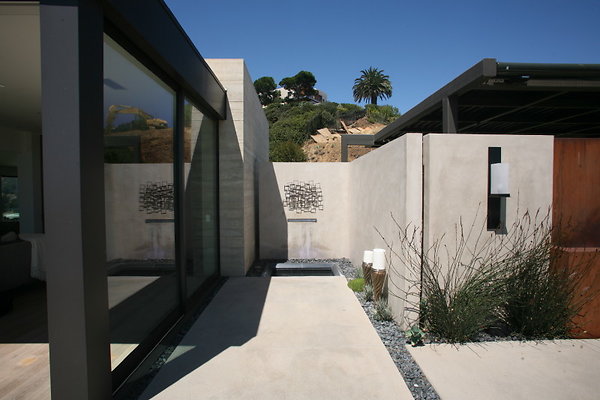 134E Patio Fountain 0015 1