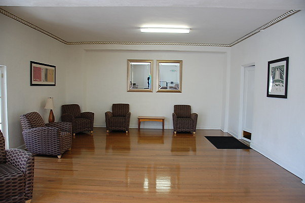 OddFellows.Mezzine.Oak Side Salon03