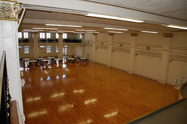 OddFellows.Mezzine.View.Ballroom