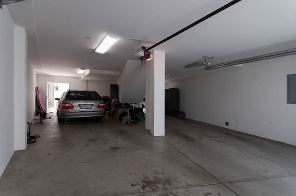 5250 garage2