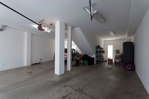 5250 garage3