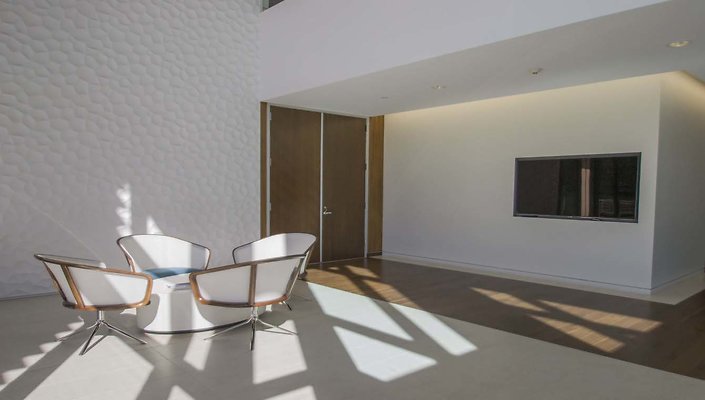 150-N.-Orange-Grove-Lobby-2nd-Floor-06