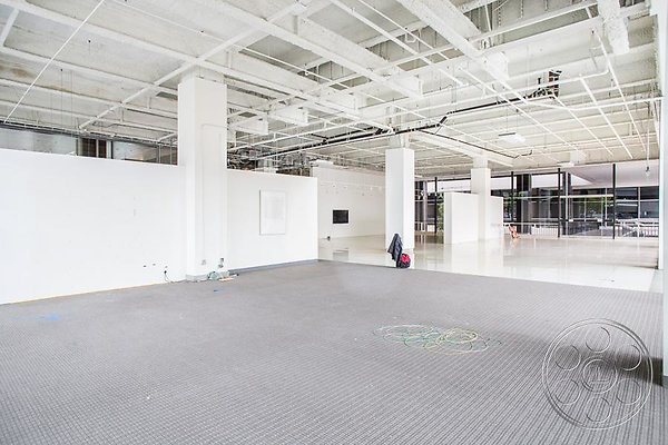 Concrete Office.Empty.05