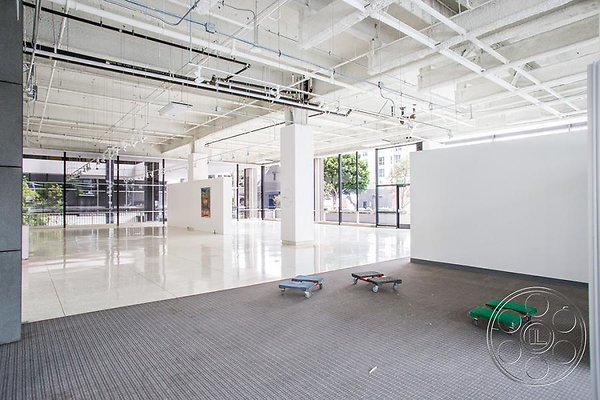 Concrete Office.Empty.09