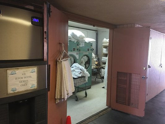 Saga Motor Hotel - 72