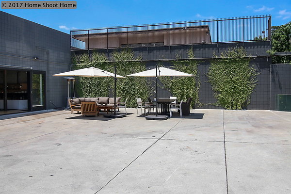 48entrance-patio