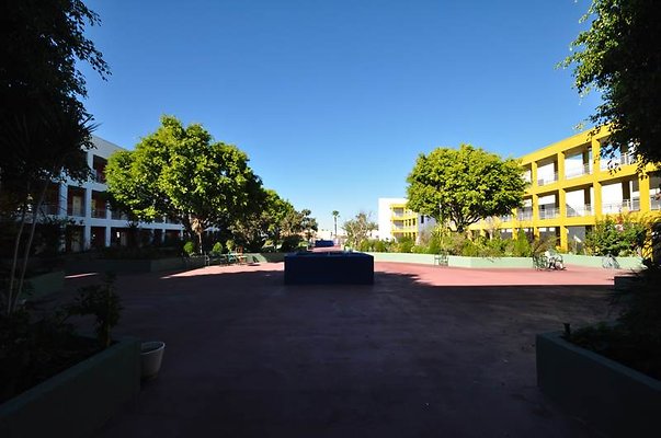 9226 courtyard5