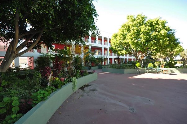 9226 courtyard6