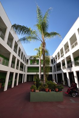 9226 courtyard4