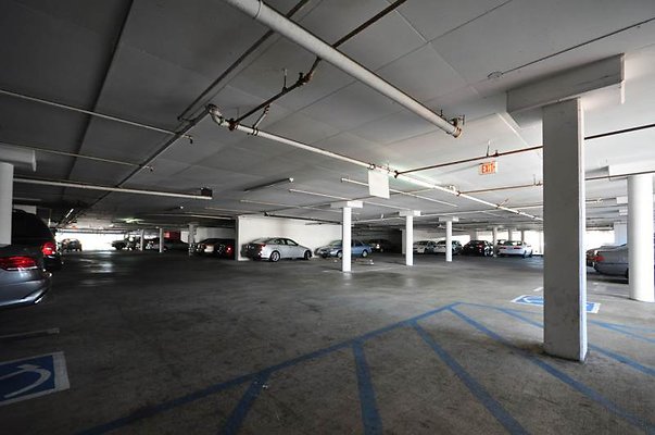 9226 parking3