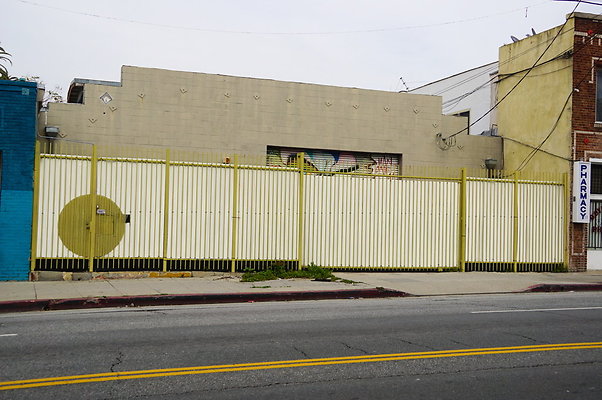 Cesar.Chavez.Blue.Wall.Circle.06