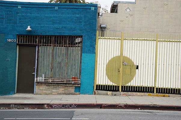 Cesar.Chavez.Blue.Wall.Circle.05
